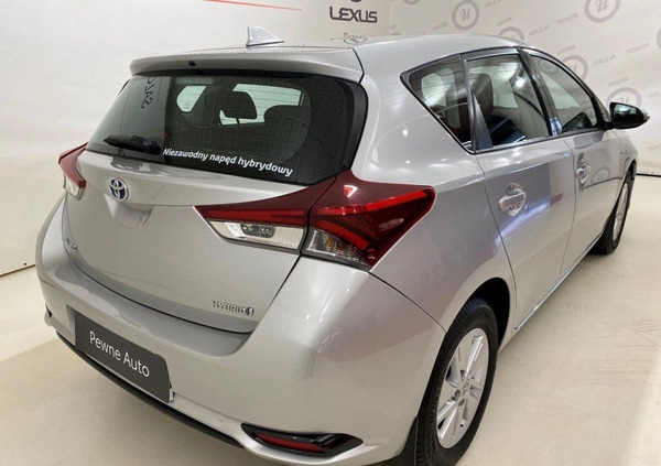 Toyota Auris cena 64900 przebieg: 49957, rok produkcji 2017 z Lipiany małe 154